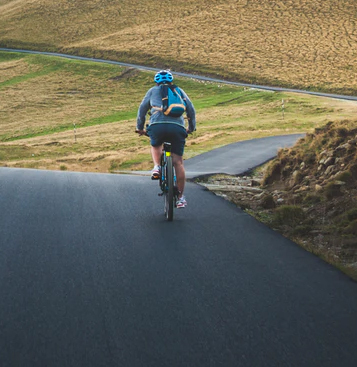  CYKELRUTER OG VANDREKORT